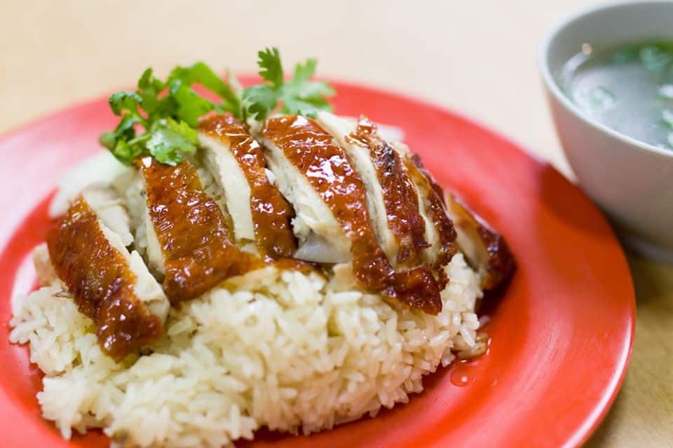 A dish of famous roasted chicken with fried rice can satisfy any hunger!