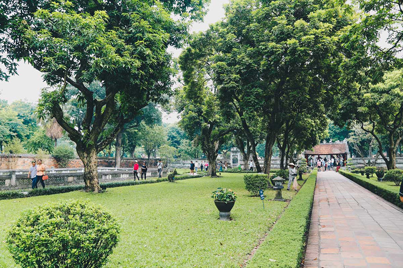 What to do in Hanoi for 2 days_Temple of LiteratureThe Temple of Literature is a quiet place where one can learn about Vietnam’s culture.