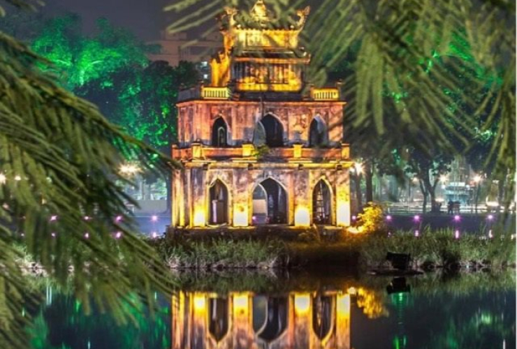 Hoan Kiem lake – Ngoc Son temple, a symbol of Hanoi centre