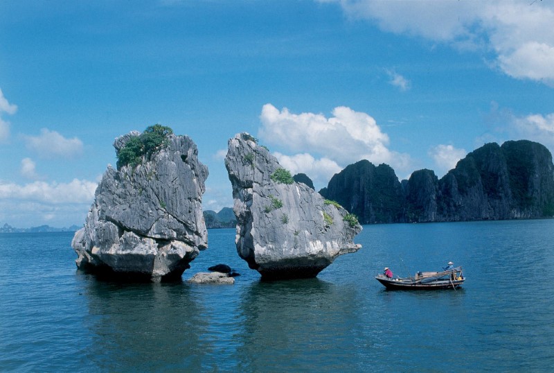 Observing beautiful islets in Halong Bay