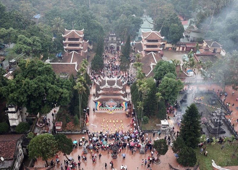 People come to Huong Pagoda to pray for luck