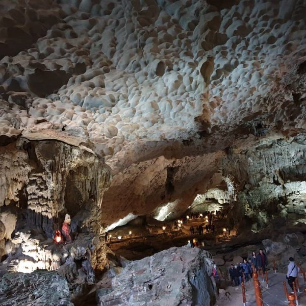Sung Sot cave Halong Bay view